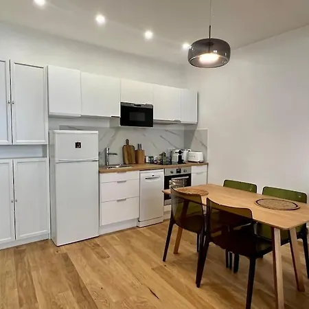 Cozy In Center 파리
